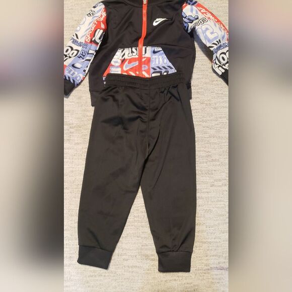 Nike 2-Piece Kids Track Suit - Size: 18M - Picture 2 of 7